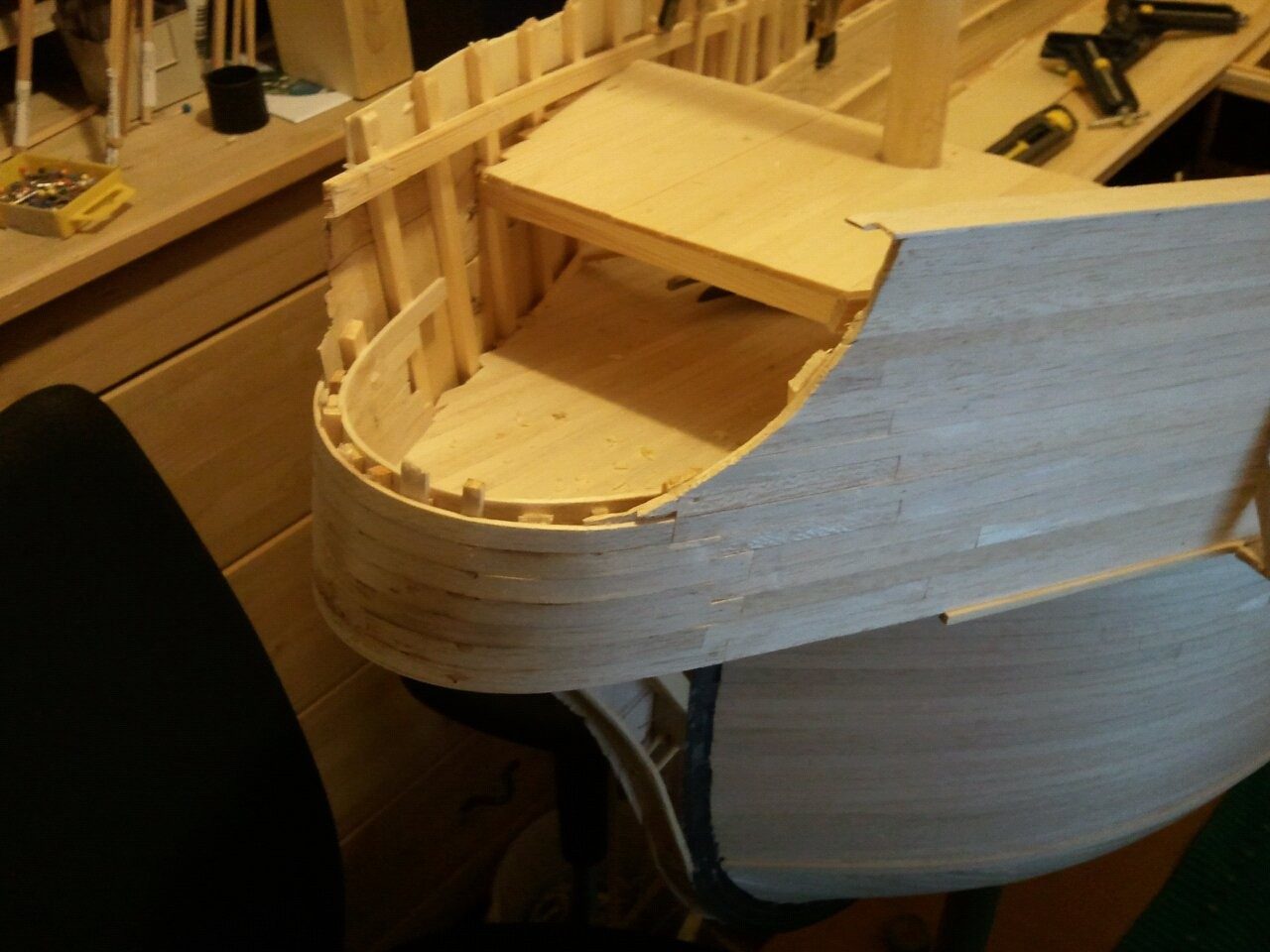 Casco de modelo de navio em construção